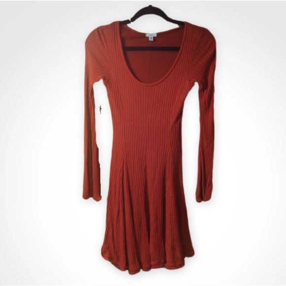 ecoté | URBAN OUTFITTERS | Red Long Sleeve Dress - Picture 1 of 4